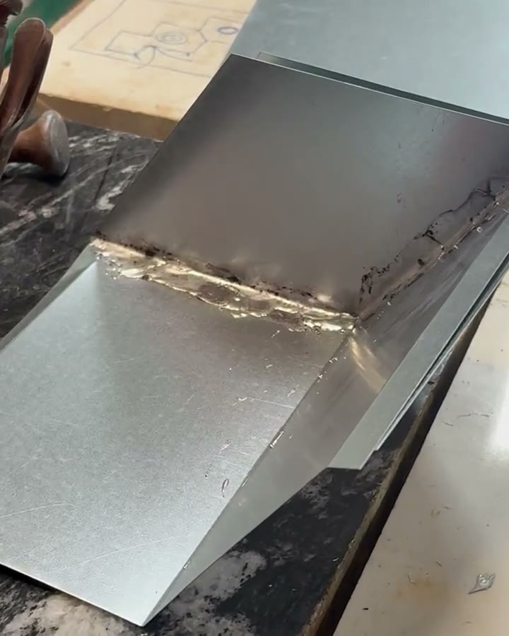 Soldered seam, galvanized steel